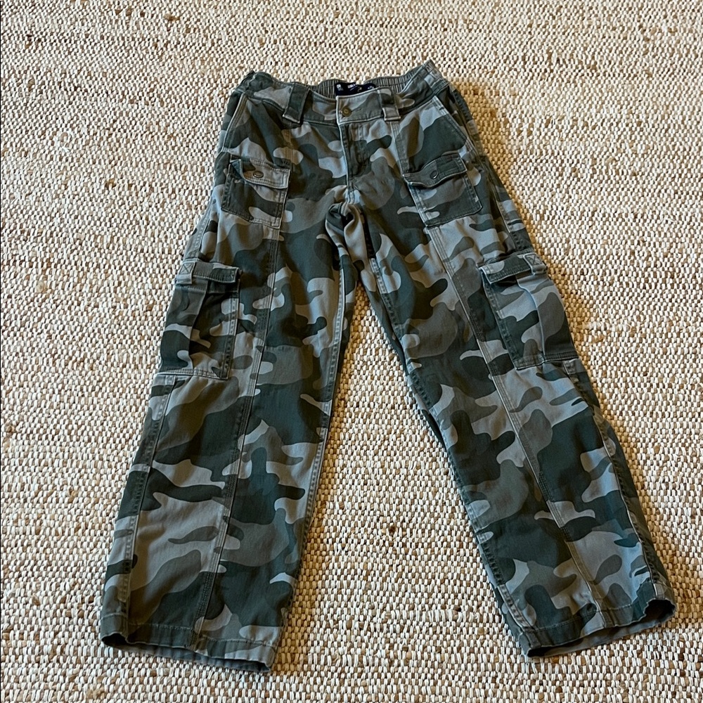 Hollister low rise baggy Green Camouflage Cargo Pants